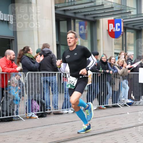 05.10.2025 - 20. swb-Marathon Bremen Strokosch-Dieckow http://msf.ph/oto/9296588 05.10.2025 13:02:34 Ziel 45, 288, 539, 2141, 2585, 2939, 3054, 3197, 3381, 4274, 4629, 45, 288, 539, 2141, 2585, 2939, 3054, 3197, 3381, 4274, 4629 meine-sportfotos.de