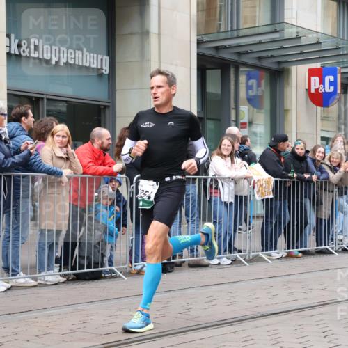 05.10.2025 - 20. swb-Marathon Bremen Strokosch-Dieckow http://msf.ph/oto/9296589 05.10.2025 13:02:34 Ziel 45, 288, 539, 2141, 2585, 2939, 3054, 3197, 3381, 4274, 4629, 45, 288, 539, 2141, 2585, 2939, 3054, 3197, 3381, 4274, 4629 meine-sportfotos.de