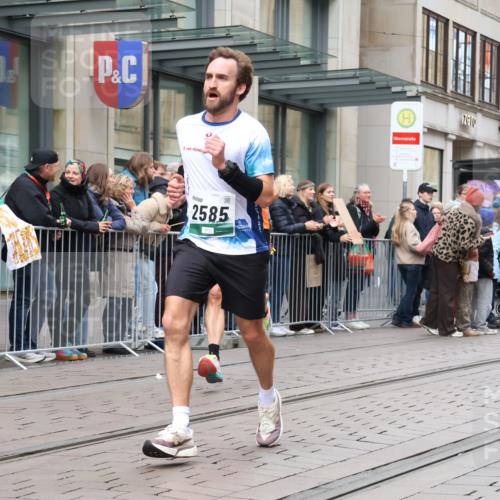 05.10.2025 - 20. swb-Marathon Bremen Strokosch-Dieckow http://msf.ph/oto/9296608 05.10.2025 13:02:45 Ziel 45, 288, 2036, 2141, 2585, 2939, 3197, 3381, 4629, 5831, 7675, 45, 288, 2036, 2141, 2585, 2939, 3197, 3381, 4629, 5831, 7675 meine-sportfotos.de