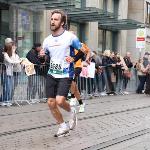 05.10.2025 - 20. swb-Marathon Bremen Strokosch-Dieckow http://msf.ph/oto/9296609 05.10.2025 13:02:45 Ziel 45, 288, 2036, 2141, 2585, 2939, 3197, 3381, 4629, 5831, 7675, 45, 288, 2036, 2141, 2585, 2939, 3197, 3381, 4629, 5831, 7675 meine-sportfotos.de