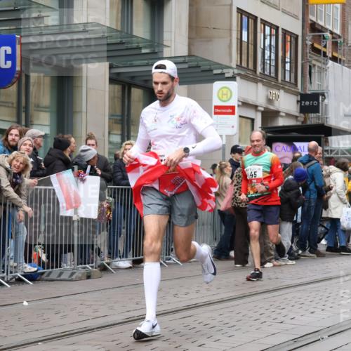 05.10.2025 - 20. swb-Marathon Bremen Strokosch-Dieckow http://msf.ph/oto/9296613 05.10.2025 13:02:47 Ziel 45, 288, 2036, 2141, 2585, 2939, 3197, 3381, 4629, 5831, 7526, 7675, 45, 288, 2036, 2141, 2585, 2939, 3197, 3381, 4629, 5831, 7526, 7675 meine-sportfotos.de