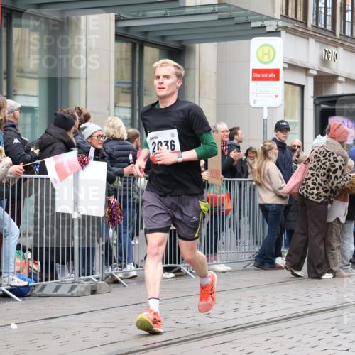 05.10.2025 - 20. swb-Marathon Bremen Strokosch-Dieckow http://msf.ph/oto/9296620 05.10.2025 13:02:50 Ziel 45, 2036, 2141, 2585, 2939, 3197, 3381, 4629, 5831, 7526, 7675, 45, 2036, 2141, 2585, 2939, 3197, 3381, 4629, 5831, 7526, 7675 meine-sportfotos.de