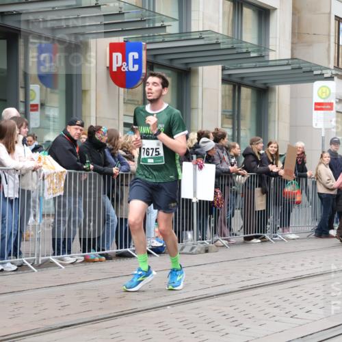 05.10.2025 - 20. swb-Marathon Bremen Strokosch-Dieckow http://msf.ph/oto/9296631 05.10.2025 13:02:55 Ziel 45, 2036, 2141, 2939, 4629, 5831, 7526, 7675, 45, 2036, 2141, 2939, 4629, 5831, 7526, 7675 meine-sportfotos.de