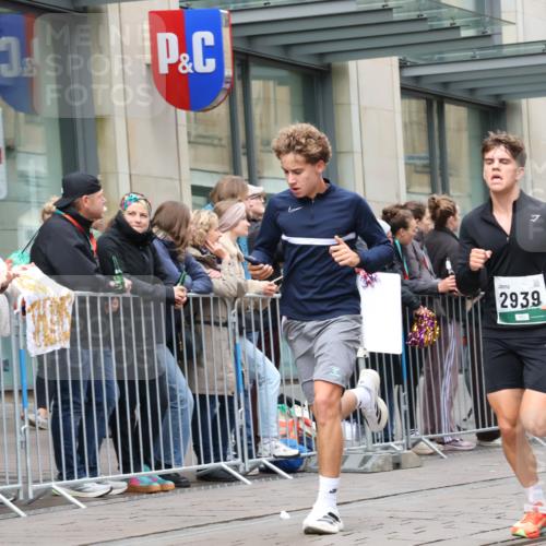 05.10.2025 - 20. swb-Marathon Bremen Strokosch-Dieckow http://msf.ph/oto/9296636 05.10.2025 13:02:57 Ziel 45, 635, 2036, 2141, 2939, 4629, 5831, 7526, 7675, 45, 635, 2036, 2141, 2939, 4629, 5831, 7526, 7675 meine-sportfotos.de