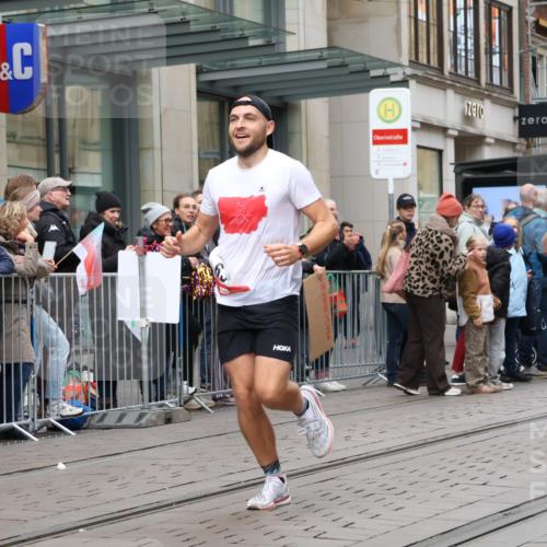 05.10.2025 - 20. swb-Marathon Bremen Strokosch-Dieckow http://msf.ph/oto/9296641 05.10.2025 13:03:15 Ziel 635, 2613, 4617, 4758, 4786, 5588, 6804, 635, 2613, 4617, 4758, 4786, 5588, 6804 meine-sportfotos.de