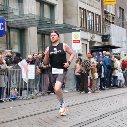 05.10.2025 - 20. swb-Marathon Bremen Strokosch-Dieckow http://msf.ph/oto/9296644 05.10.2025 13:03:17 Ziel 506, 635, 2613, 4617, 4758, 4786, 5588, 6804, 506, 635, 2613, 4617, 4758, 4786, 5588, 6804 meine-sportfotos.de