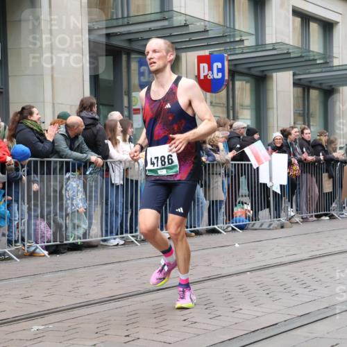05.10.2025 - 20. swb-Marathon Bremen Strokosch-Dieckow http://msf.ph/oto/9296649 05.10.2025 13:03:22 Ziel 506, 1105, 2613, 3061, 3084, 4617, 4758, 4786, 5588, 6804, 506, 1105, 2613, 3061, 3084, 4617, 4758, 4786, 5588, 6804 meine-sportfotos.de