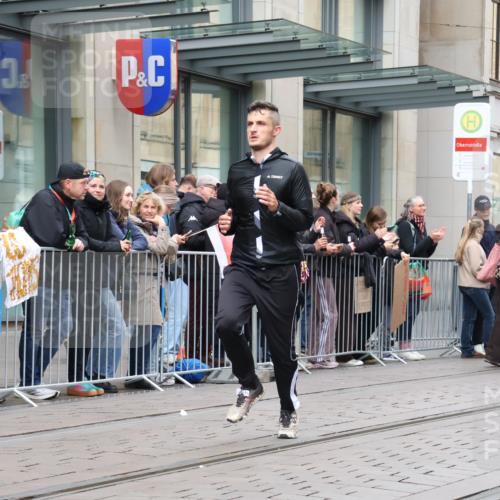 05.10.2025 - 20. swb-Marathon Bremen Strokosch-Dieckow http://msf.ph/oto/9296650 05.10.2025 13:03:27 Ziel 506, 1105, 2613, 3061, 3084, 4215, 4617, 4758, 4786, 5786, 6804, 506, 1105, 2613, 3061, 3084, 4215, 4617, 4758, 4786, 5786, 6804 meine-sportfotos.de