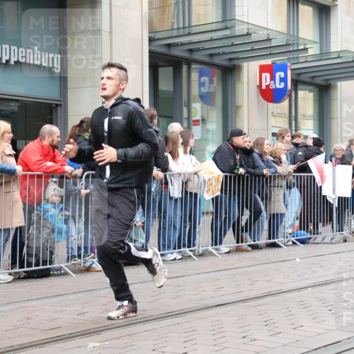 05.10.2025 - 20. swb-Marathon Bremen Strokosch-Dieckow http://msf.ph/oto/9296654 05.10.2025 13:03:28 Ziel 506, 1105, 2613, 3061, 3084, 4215, 4617, 4758, 4786, 5786, 6804, 506, 1105, 2613, 3061, 3084, 4215, 4617, 4758, 4786, 5786, 6804 meine-sportfotos.de
