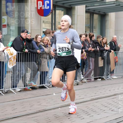 05.10.2025 - 20. swb-Marathon Bremen Strokosch-Dieckow http://msf.ph/oto/9296656 05.10.2025 13:03:29 Ziel 506, 1105, 2613, 3061, 3084, 4215, 4617, 4758, 4786, 5786, 6804, 506, 1105, 2613, 3061, 3084, 4215, 4617, 4758, 4786, 5786, 6804 meine-sportfotos.de