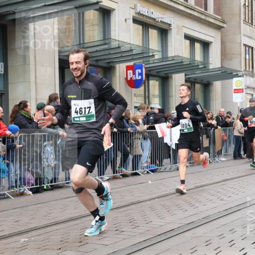 05.10.2025 - 20. swb-Marathon Bremen Strokosch-Dieckow http://msf.ph/oto/9296661 05.10.2025 13:03:32 Ziel 506, 1105, 2472, 3061, 3084, 4215, 4617, 4758, 5786, 6804, 7070, 8013, 506, 1105, 2472, 3061, 3084, 4215, 4617, 4758, 5786, 6804, 7070, 8013 meine-sportfotos.de