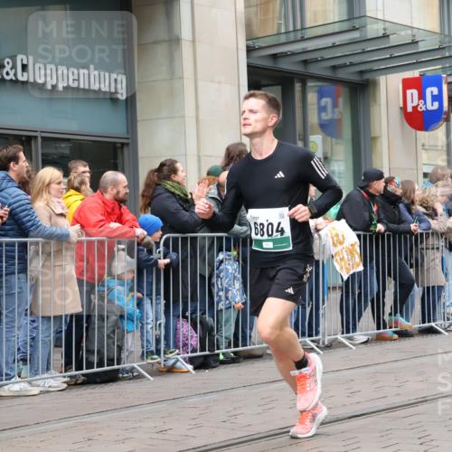05.10.2025 - 20. swb-Marathon Bremen Strokosch-Dieckow http://msf.ph/oto/9296664 05.10.2025 13:03:33 Ziel 506, 1105, 2472, 3061, 3084, 4215, 4617, 5786, 6804, 7070, 8013, 506, 1105, 2472, 3061, 3084, 4215, 4617, 5786, 6804, 7070, 8013 meine-sportfotos.de