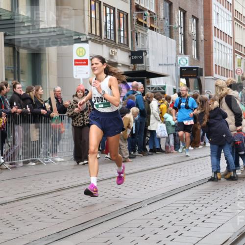 05.10.2025 - 20. swb-Marathon Bremen Strokosch-Dieckow http://msf.ph/oto/9296670 05.10.2025 13:03:36 Ziel 506, 1105, 1652, 2472, 2482, 2656, 3061, 3084, 4215, 5786, 6804, 7070, 8013, 506, 1105, 1652, 2472, 2482, 2656, 3061, 3084, 4215, 5786, 6804, 7070, 8013 meine-sportfotos.de
