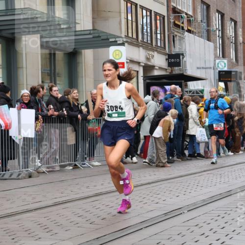 05.10.2025 - 20. swb-Marathon Bremen Strokosch-Dieckow http://msf.ph/oto/9296671 05.10.2025 13:03:36 Ziel 506, 1105, 1652, 2472, 2482, 2656, 3061, 3084, 4215, 5786, 6804, 7070, 8013, 506, 1105, 1652, 2472, 2482, 2656, 3061, 3084, 4215, 5786, 6804, 7070, 8013 meine-sportfotos.de