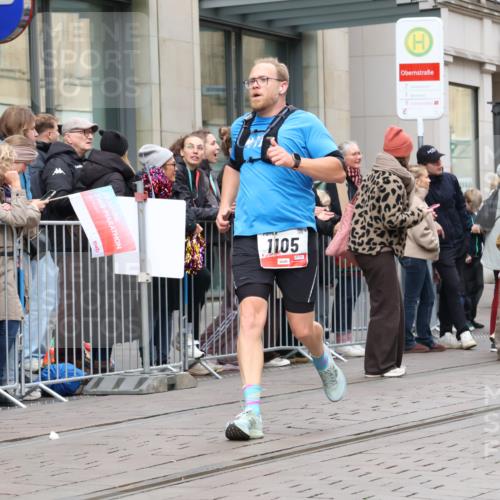 05.10.2025 - 20. swb-Marathon Bremen Strokosch-Dieckow http://msf.ph/oto/9296676 05.10.2025 13:03:39 Ziel 506, 1105, 1652, 2472, 2482, 2656, 3061, 3084, 4215, 4848, 5786, 7070, 8013, 506, 1105, 1652, 2472, 2482, 2656, 3061, 3084, 4215, 4848, 5786, 7070, 8013 meine-sportfotos.de