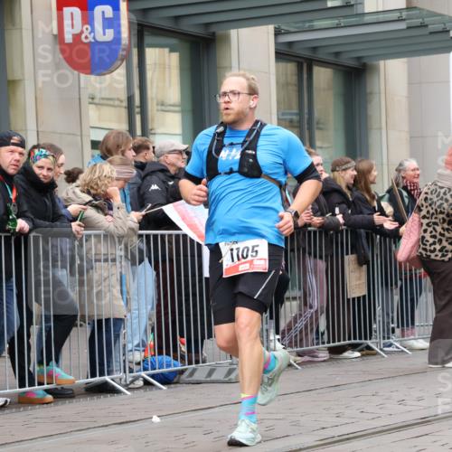 05.10.2025 - 20. swb-Marathon Bremen Strokosch-Dieckow http://msf.ph/oto/9296677 05.10.2025 13:03:39 Ziel 506, 1105, 1652, 2472, 2482, 2656, 3061, 3084, 4215, 4848, 5786, 7070, 8013, 506, 1105, 1652, 2472, 2482, 2656, 3061, 3084, 4215, 4848, 5786, 7070, 8013 meine-sportfotos.de