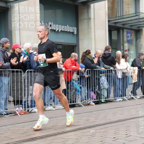 05.10.2025 - 20. swb-Marathon Bremen Strokosch-Dieckow http://msf.ph/oto/9296698 05.10.2025 13:03:51 Ziel 329, 706, 1652, 2068, 2472, 2482, 2643, 2656, 3320, 4215, 4848, 6295, 7070, 7735, 7900, 8013, 329, 706, 1652, 2068, 2472, 2482, 2643, 2656, 3320, 4215, 4848, 6295, 7070, 7735, 7900, 8013 meine-sportfotos.de