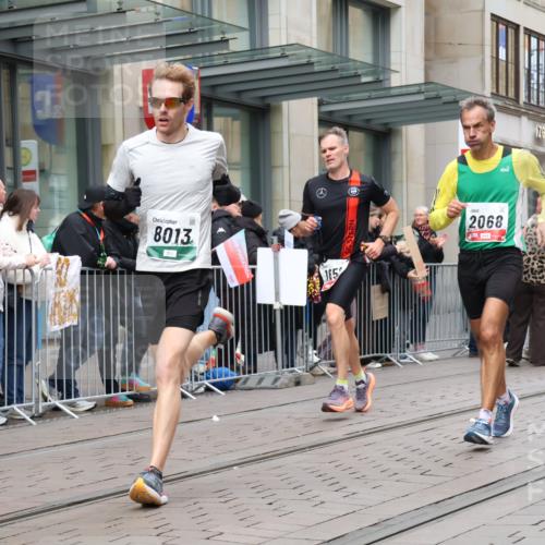 05.10.2025 - 20. swb-Marathon Bremen Strokosch-Dieckow http://msf.ph/oto/9296702 05.10.2025 13:03:53 Ziel 329, 706, 1652, 2068, 2472, 2482, 2643, 2656, 3320, 4848, 6295, 7070, 7583, 7735, 7900, 8013, 329, 706, 1652, 2068, 2472, 2482, 2643, 2656, 3320, 4848, 6295, 7070, 7583, 7735, 7900, 8013 meine-sportfotos.de
