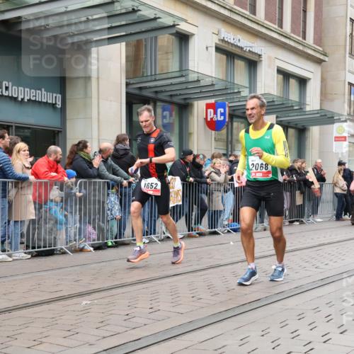 05.10.2025 - 20. swb-Marathon Bremen Strokosch-Dieckow http://msf.ph/oto/9296705 05.10.2025 13:03:54 Ziel 329, 706, 1652, 2068, 2472, 2482, 2643, 2656, 3320, 4848, 6295, 7070, 7583, 7735, 7900, 8013, 329, 706, 1652, 2068, 2472, 2482, 2643, 2656, 3320, 4848, 6295, 7070, 7583, 7735, 7900, 8013 meine-sportfotos.de