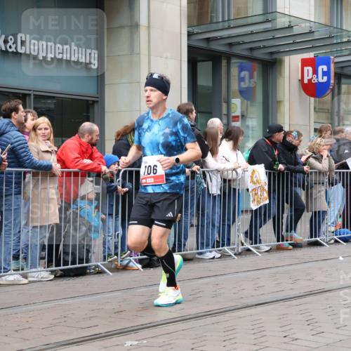 05.10.2025 - 20. swb-Marathon Bremen Strokosch-Dieckow http://msf.ph/oto/9296720 05.10.2025 13:04:00 Ziel 329, 706, 1763, 2068, 2482, 2643, 2656, 3320, 4848, 5656, 6295, 7583, 7735, 7900, 329, 706, 1763, 2068, 2482, 2643, 2656, 3320, 4848, 5656, 6295, 7583, 7735, 7900 meine-sportfotos.de