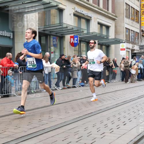 05.10.2025 - 20. swb-Marathon Bremen Strokosch-Dieckow http://msf.ph/oto/9296742 05.10.2025 13:04:10 Ziel 329, 577, 1265, 1763, 2643, 3320, 4966, 5656, 6295, 7176, 7583, 7735, 329, 577, 1265, 1763, 2643, 3320, 4966, 5656, 6295, 7176, 7583, 7735 meine-sportfotos.de