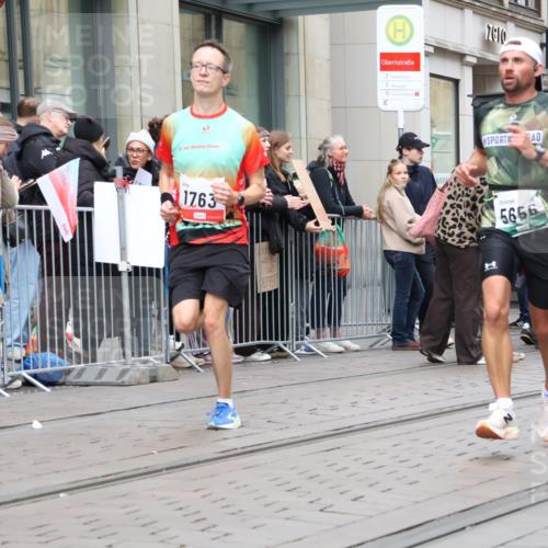05.10.2025 - 20. swb-Marathon Bremen Strokosch-Dieckow http://msf.ph/oto/9296746 05.10.2025 13:04:17 Ziel 109, 577, 1265, 1763, 2057, 2188, 4966, 5656, 6463, 7176, 7583, 109, 577, 1265, 1763, 2057, 2188, 4966, 5656, 6463, 7176, 7583 meine-sportfotos.de