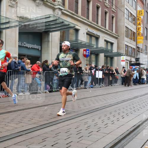 05.10.2025 - 20. swb-Marathon Bremen Strokosch-Dieckow http://msf.ph/oto/9296752 05.10.2025 13:04:19 Ziel 109, 577, 819, 1265, 1763, 2057, 2188, 4966, 5656, 6463, 7176, 109, 577, 819, 1265, 1763, 2057, 2188, 4966, 5656, 6463, 7176 meine-sportfotos.de
