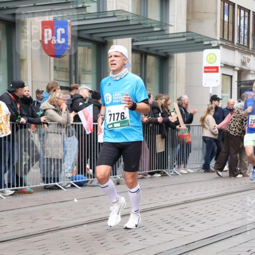 05.10.2025 - 20. swb-Marathon Bremen Strokosch-Dieckow http://msf.ph/oto/9296754 05.10.2025 13:04:24 Ziel 109, 577, 819, 1265, 2057, 2188, 4966, 5656, 6463, 7176, 109, 577, 819, 1265, 2057, 2188, 4966, 5656, 6463, 7176 meine-sportfotos.de