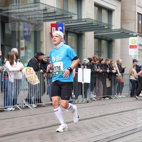 05.10.2025 - 20. swb-Marathon Bremen Strokosch-Dieckow http://msf.ph/oto/9296755 05.10.2025 13:04:24 Ziel 109, 577, 819, 1265, 2057, 2188, 4966, 5656, 6463, 7176, 109, 577, 819, 1265, 2057, 2188, 4966, 5656, 6463, 7176 meine-sportfotos.de