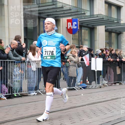 05.10.2025 - 20. swb-Marathon Bremen Strokosch-Dieckow http://msf.ph/oto/9296756 05.10.2025 13:04:24 Ziel 109, 577, 819, 1265, 2057, 2188, 4966, 5656, 6463, 7176, 109, 577, 819, 1265, 2057, 2188, 4966, 5656, 6463, 7176 meine-sportfotos.de