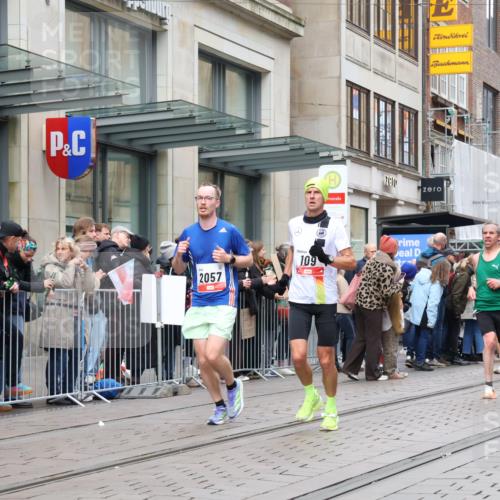 05.10.2025 - 20. swb-Marathon Bremen Strokosch-Dieckow http://msf.ph/oto/9296758 05.10.2025 13:04:26 Ziel 109, 577, 819, 1265, 2057, 2188, 4966, 6463, 7176, 109, 577, 819, 1265, 2057, 2188, 4966, 6463, 7176 meine-sportfotos.de