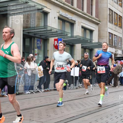 05.10.2025 - 20. swb-Marathon Bremen Strokosch-Dieckow http://msf.ph/oto/9296768 05.10.2025 13:04:29 Ziel 109, 577, 819, 1265, 2057, 2188, 4966, 6463, 7176, 109, 577, 819, 1265, 2057, 2188, 4966, 6463, 7176 meine-sportfotos.de