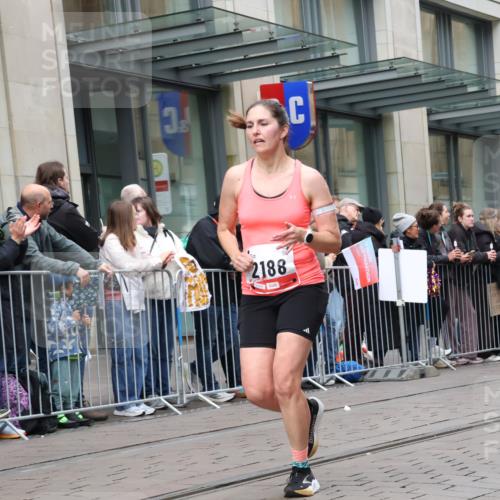 05.10.2025 - 20. swb-Marathon Bremen Strokosch-Dieckow http://msf.ph/oto/9296780 05.10.2025 13:04:33 Ziel 109, 548, 577, 685, 819, 1123, 1265, 1631, 2057, 2188, 4966, 6463, 8729, 109, 548, 577, 685, 819, 1123, 1265, 1631, 2057, 2188, 4966, 6463, 8729 meine-sportfotos.de