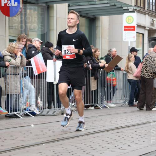 05.10.2025 - 20. swb-Marathon Bremen Strokosch-Dieckow http://msf.ph/oto/9296796 05.10.2025 13:04:44 Ziel 236, 548, 685, 819, 917, 1123, 1196, 1631, 4291, 5103, 8729, 236, 548, 685, 819, 917, 1123, 1196, 1631, 4291, 5103, 8729 meine-sportfotos.de