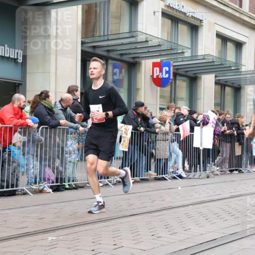 05.10.2025 - 20. swb-Marathon Bremen Strokosch-Dieckow http://msf.ph/oto/9296799 05.10.2025 13:04:45 Ziel 236, 548, 685, 917, 1123, 1196, 1631, 4291, 5103, 8729, 236, 548, 685, 917, 1123, 1196, 1631, 4291, 5103, 8729 meine-sportfotos.de