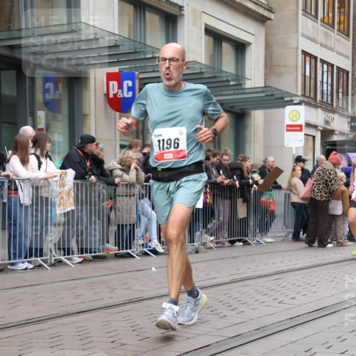 05.10.2025 - 20. swb-Marathon Bremen Strokosch-Dieckow http://msf.ph/oto/9296801 05.10.2025 13:04:46 Ziel 236, 548, 685, 917, 1123, 1196, 1631, 4291, 5103, 8729, 236, 548, 685, 917, 1123, 1196, 1631, 4291, 5103, 8729 meine-sportfotos.de