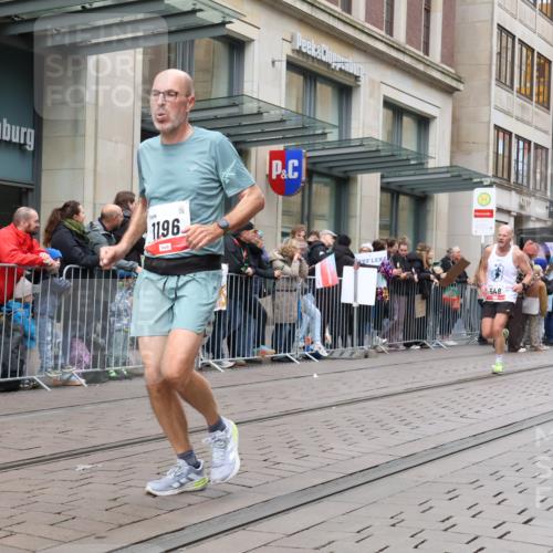 05.10.2025 - 20. swb-Marathon Bremen Strokosch-Dieckow http://msf.ph/oto/9296803 05.10.2025 13:04:47 Ziel 236, 548, 685, 917, 1123, 1196, 1607, 1631, 4291, 5103, 7987, 8729, 236, 548, 685, 917, 1123, 1196, 1607, 1631, 4291, 5103, 7987, 8729 meine-sportfotos.de
