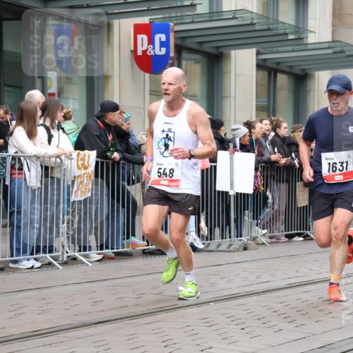 05.10.2025 - 20. swb-Marathon Bremen Strokosch-Dieckow http://msf.ph/oto/9296806 05.10.2025 13:04:48 Ziel 236, 548, 685, 917, 1123, 1196, 1607, 1631, 4291, 5103, 7987, 8729, 9114, 236, 548, 685, 917, 1123, 1196, 1607, 1631, 4291, 5103, 7987, 8729, 9114 meine-sportfotos.de