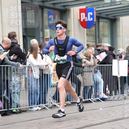 05.10.2025 - 20. swb-Marathon Bremen Strokosch-Dieckow http://msf.ph/oto/9296819 05.10.2025 13:05:00 Ziel 236, 907, 917, 1607, 1641, 2092, 2360, 2974, 2990, 3819, 4291, 4313, 5103, 5264, 7831, 7987, 8507, 9114, 236, 907, 917, 1607, 1641, 2092, 2360, 2974, 2990, 3819, 4291, 4313, 5103, 5264, 7831, 7987, 8507, 9114 meine-sportfotos.de