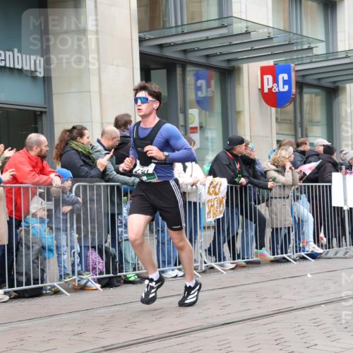 05.10.2025 - 20. swb-Marathon Bremen Strokosch-Dieckow http://msf.ph/oto/9296820 05.10.2025 13:05:01 Ziel 236, 907, 917, 1607, 1641, 2092, 2360, 2974, 2990, 3819, 4291, 4313, 5103, 5264, 7831, 7987, 8507, 9114, 236, 907, 917, 1607, 1641, 2092, 2360, 2974, 2990, 3819, 4291, 4313, 5103, 5264, 7831, 7987, 8507, 9114 meine-sportfotos.de