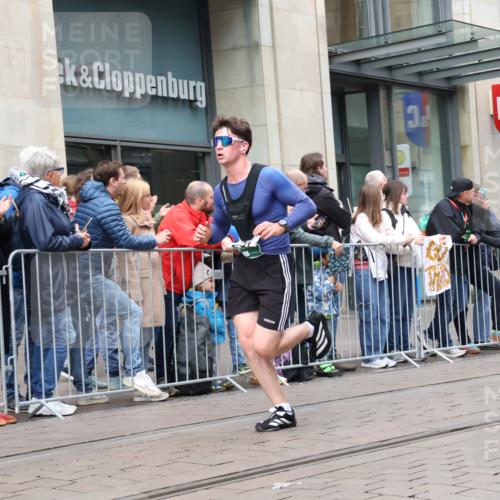 05.10.2025 - 20. swb-Marathon Bremen Strokosch-Dieckow http://msf.ph/oto/9296821 05.10.2025 13:05:01 Ziel 236, 907, 917, 1607, 1641, 2092, 2360, 2974, 2990, 3819, 4291, 4313, 5103, 5264, 7831, 7987, 8507, 9114, 236, 907, 917, 1607, 1641, 2092, 2360, 2974, 2990, 3819, 4291, 4313, 5103, 5264, 7831, 7987, 8507, 9114 meine-sportfotos.de