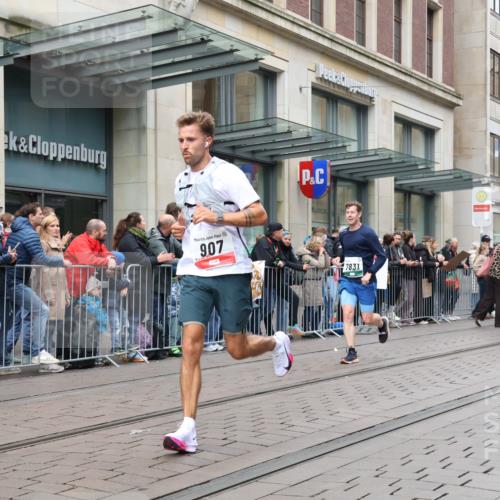 05.10.2025 - 20. swb-Marathon Bremen Strokosch-Dieckow http://msf.ph/oto/9296827 05.10.2025 13:05:07 Ziel 236, 907, 1607, 1641, 2092, 2249, 2360, 2974, 2990, 3819, 4291, 4313, 5103, 5264, 6251, 7831, 7987, 8507, 8923, 9114, 236, 907, 1607, 1641, 2092, 2249, 2360, 2974, 2990, 3819, 4291, 4313, 5103, 5264, 6251, 7831, 7987, 8507, 8923, 9114 meine-sportfotos.de