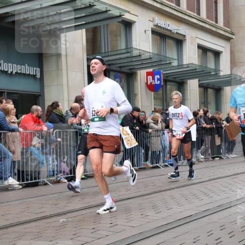 05.10.2025 - 20. swb-Marathon Bremen Strokosch-Dieckow http://msf.ph/oto/9296832 05.10.2025 13:05:09 Ziel 236, 907, 1307, 1607, 1641, 2092, 2249, 2360, 2974, 2990, 3819, 4313, 5264, 6251, 7831, 7987, 8507, 8923, 9114, 236, 907, 1307, 1607, 1641, 2092, 2249, 2360, 2974, 2990, 3819, 4313, 5264, 6251, 7831, 7987, 8507, 8923, 9114 meine-sportfotos.de