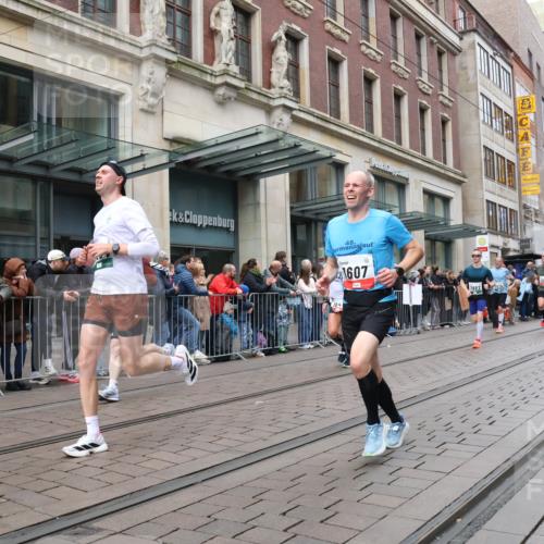 05.10.2025 - 20. swb-Marathon Bremen Strokosch-Dieckow http://msf.ph/oto/9296834 05.10.2025 13:05:10 Ziel 907, 1307, 1607, 1641, 2092, 2249, 2360, 2974, 2988, 2990, 3819, 4255, 4313, 5264, 6251, 7831, 7987, 8507, 8923, 9114, 907, 1307, 1607, 1641, 2092, 2249, 2360, 2974, 2988, 2990, 3819, 4255, 4313, 5264, 6251, 7831, 7987, 8507, 8923, 9114 meine-sportfotos.de