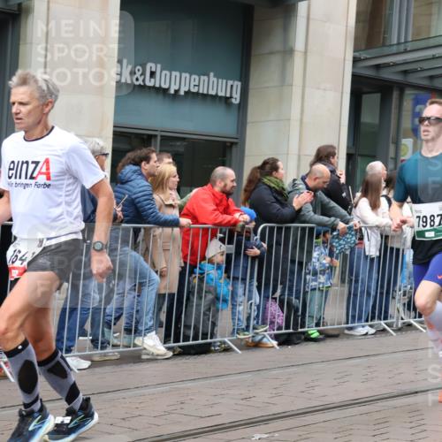 05.10.2025 - 20. swb-Marathon Bremen Strokosch-Dieckow http://msf.ph/oto/9296838 05.10.2025 13:05:11 Ziel 907, 1307, 1607, 1641, 2092, 2249, 2360, 2974, 2988, 2990, 3819, 4255, 4313, 5264, 6251, 7831, 7987, 8507, 8923, 9114, 907, 1307, 1607, 1641, 2092, 2249, 2360, 2974, 2988, 2990, 3819, 4255, 4313, 5264, 6251, 7831, 7987, 8507, 8923, 9114 meine-sportfotos.de