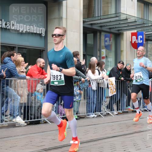05.10.2025 - 20. swb-Marathon Bremen Strokosch-Dieckow http://msf.ph/oto/9296839 05.10.2025 13:05:11 Ziel 907, 1307, 1607, 1641, 2092, 2249, 2360, 2974, 2988, 2990, 3819, 4255, 4313, 5264, 6251, 7831, 7987, 8507, 8923, 9114, 907, 1307, 1607, 1641, 2092, 2249, 2360, 2974, 2988, 2990, 3819, 4255, 4313, 5264, 6251, 7831, 7987, 8507, 8923, 9114 meine-sportfotos.de