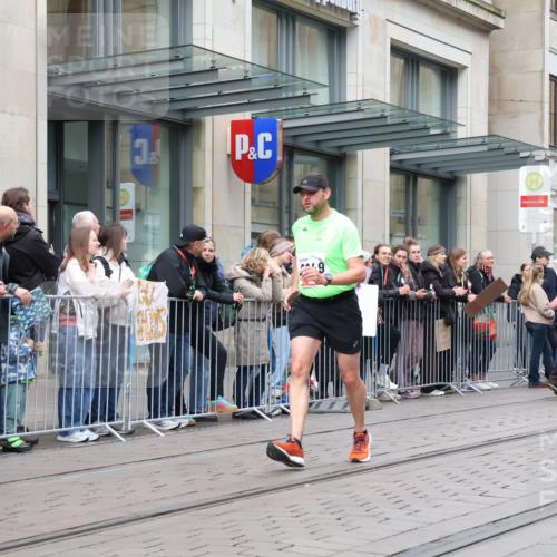 05.10.2025 - 20. swb-Marathon Bremen Strokosch-Dieckow http://msf.ph/oto/9296856 05.10.2025 13:05:18 Ziel 609, 852, 907, 1307, 1641, 1790, 2013, 2249, 2360, 2988, 2990, 4255, 4353, 4962, 5599, 6251, 8507, 8923, 609, 852, 907, 1307, 1641, 1790, 2013, 2249, 2360, 2988, 2990, 4255, 4353, 4962, 5599, 6251, 8507, 8923 meine-sportfotos.de