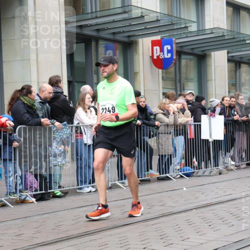 05.10.2025 - 20. swb-Marathon Bremen Strokosch-Dieckow http://msf.ph/oto/9296858 05.10.2025 13:05:19 Ziel 609, 852, 907, 1307, 1641, 1790, 2013, 2249, 2360, 2988, 2990, 4255, 4353, 4962, 5599, 6251, 8923, 609, 852, 907, 1307, 1641, 1790, 2013, 2249, 2360, 2988, 2990, 4255, 4353, 4962, 5599, 6251, 8923 meine-sportfotos.de