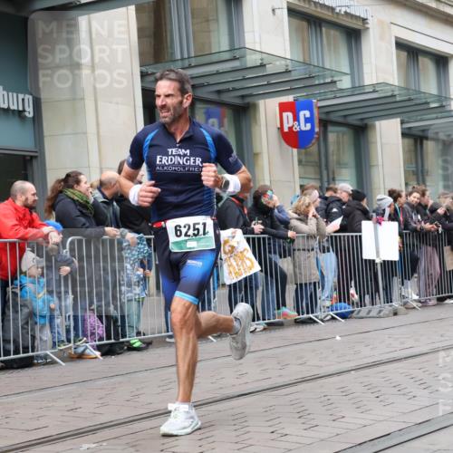 05.10.2025 - 20. swb-Marathon Bremen Strokosch-Dieckow http://msf.ph/oto/9296864 05.10.2025 13:05:26 Ziel 609, 642, 852, 1307, 1790, 2013, 2249, 2872, 2988, 4255, 4353, 4962, 5599, 6251, 7647, 8244, 8897, 8923, 609, 642, 852, 1307, 1790, 2013, 2249, 2872, 2988, 4255, 4353, 4962, 5599, 6251, 7647, 8244, 8897, 8923 meine-sportfotos.de