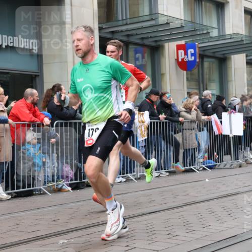 05.10.2025 - 20. swb-Marathon Bremen Strokosch-Dieckow http://msf.ph/oto/9296877 05.10.2025 13:05:35 Ziel 609, 642, 852, 1790, 2013, 2872, 2988, 4255, 4353, 4962, 5599, 6431, 7492, 7647, 8244, 8897, 8907, 609, 642, 852, 1790, 2013, 2872, 2988, 4255, 4353, 4962, 5599, 6431, 7492, 7647, 8244, 8897, 8907 meine-sportfotos.de